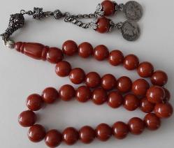 OSMANLI DÖNEMİ OBJEDEN YAPILMA KAHVERENGİ RENKLİ MÜTHİŞ İŞÇİLİKLİ MUHTEŞEM İKİ YEDEK DANELİ GÜMÜŞ PÜSKÜLLÜ SIKMA KEHRİBAR TESPİH R1A1A1A1 ÇOK NADİR