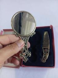 Ayna ve tarak taşlı işlemeli