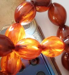 OSMANLI DÖNEMİ MÜCEVHER KUTUSUNDAN YAPILMA BULUTLU ALACA RENKLİ MÜTHİŞ İŞÇİLİKLİ MUHTEŞEM GÜMÜŞ PÜSKÜLLÜ SIKMA KEHRİBAR TESPİH 1W2RR1A ÇOK NADİR