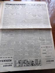 Cumhuriyet Gazetesi - 11 Kasım 1952 - Şehrimizde Ve Yurdda Atatürk İhtifalleri Fotoğrafı - CHP'nin İlk Gensoru Önergesi Mecliste - İsmet İnönü'nün İzmir Konuşması - Amerika'nın Yeni Başkanı Eisenhover Dün İlk Tayinlerini Yaptı - Birleşmiş Milletler Genel Sekreteri Trygvie Lie Dün Akşam İstifa Etti - Eski Başbakanlardan Recep Peker'in Oğlu Hapse Mahkum Oldu - Ankara'da Satılan Orak Çekiçli Kırmızı Mendiller - Memleket Davaları Yazan  Yaşar Kemal - Stalin'in Gizli Harp Planları  Yazan Gnl. Alexei Markof Yazı Dizisi - Mide Ülserinin Yeni İlacı - Konservatuar Orkestra Konseri Cemal Reşit Rey İdaresinde Verilecektir - Amerika'da Atom Faaliyeti - Behçet Uz Hastanesi'nin İsmi Değişti- İran Şahı Başbakan Musaddık'a Boyun Eğdi - Atlas Sineması - Fenerbahçe Macar Oyuncu Szobel'i Angaje Etti - Ankaragücü Suriye'ye Gidiyor - Gripin - Bizansın İçyüzü Çeviren Tevfik Sadullah Yazı Dizisi - Hollywood'un Mesut Çifti Frank Sinatra Ava Gardner Fotoğraf - AGA Radyo  - Türkiye İş Bankası- İpana Diş Macunu