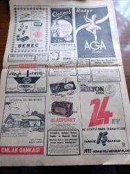 Cumhuriyet Gazetesi - 11 Kasım 1952 - Şehrimizde Ve Yurdda Atatürk İhtifalleri Fotoğrafı - CHP'nin İlk Gensoru Önergesi Mecliste - İsmet İnönü'nün İzmir Konuşması - Amerika'nın Yeni Başkanı Eisenhover Dün İlk Tayinlerini Yaptı - Birleşmiş Milletler Genel Sekreteri Trygvie Lie Dün Akşam İstifa Etti - Eski Başbakanlardan Recep Peker'in Oğlu Hapse Mahkum Oldu - Ankara'da Satılan Orak Çekiçli Kırmızı Mendiller - Memleket Davaları Yazan  Yaşar Kemal - Stalin'in Gizli Harp Planları  Yazan Gnl. Alexei Markof Yazı Dizisi - Mide Ülserinin Yeni İlacı - Konservatuar Orkestra Konseri Cemal Reşit Rey İdaresinde Verilecektir - Amerika'da Atom Faaliyeti - Behçet Uz Hastanesi'nin İsmi Değişti- İran Şahı Başbakan Musaddık'a Boyun Eğdi - Atlas Sineması - Fenerbahçe Macar Oyuncu Szobel'i Angaje Etti - Ankaragücü Suriye'ye Gidiyor - Gripin - Bizansın İçyüzü Çeviren Tevfik Sadullah Yazı Dizisi - Hollywood'un Mesut Çifti Frank Sinatra Ava Gardner Fotoğraf - AGA Radyo  - Türkiye İş Bankası- İpana Diş Macunu