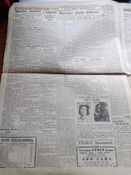 Cumhuriyet Gazetesi - 18 Kasım 1946 - Rusya Israr Ediyorsa Biz De Israr Ediyoruz Yazan Abidin Daver Başmakale - Başkan Truman Beyaz Saray'da Molotov'la Görüşürken Fotoğrafı - Başkan Truman Yeni Bir Harp İhtimali Her Zaman Mevcuttur - Yugoslav Yunan Sınırında On Bir Yugoslav Tümenin Yunan Hududuna Yığılmış - Yeni Bir Siyasi Parti Kurulacağı İddiaları - Mareşal Fevzi Çakmağını Yeni Bir Partiye Göreceği Doğru Değil - Akdeniz Güreş Şampiyonası Fotoğraf - Çalışma Bakanı Sadi Irmak - Adnan Menderes'in Son Bir Resmi - Galatasaray Beşiktaş Berabere Kaldılar Fotoğraf - Fenerbahçe Süleymaniyeyi 2 1 Yendiler - Eminönü Halk Evinde Bale Müsabakası Fotoğraf - Denizli'den Dönen Celal Bayar Ve Adnan Menderes'in Beyanatları - İstanbul Muhteliti Ve Fenerbahçe Mısır'a Gidiyor - Şeytanın Kızı Filmi Yıldız Sinemasında - Tekel Bayilerinin Tezkereleri Yenileniyor - Ankara At Yarışlarının Neticeleri - Yavuz Sultan Selim Ağlıyor Yazan Feridun Fazıl Tülbentçi Yazı Dizisi - Dram Kısmında Gök Korsan Piyesi