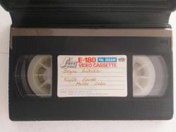 BOYNU BÜKÜKLER ( Küçük Emrah, Melike Zobu )  VHS Film - Kaset ( - Çekimdir )