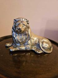 PİRİNÇ ASLAN   ( oturan )