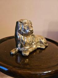 PİRİNÇ ASLAN   ( oturan )