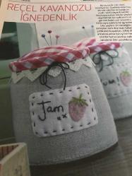 HÜRRİYET GAZETESİ HÜRRİYET KELEBEK 2 GAZETESİ DOĞUM GÜNÜ GAZETESİ - 19 Ekim 2016 - AMY SINIBALDI den kendiniz ve sevdikleriniz için dikbileceğiniz patchwork projeleri-sevimli dikiş projeleri-Çok cepli duvar askısı yapımı-iğnedenlik yapımı -ori araç gereçleri-eyvavori yama-reçel kavanozu iğnedenlik malzeme listesi-çok cepli duvar askısı malzeme listesi-evim güzel evim malzeme listesi