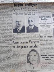 Cumhuriyet Gazetesi - 22 Ağustos 1946 - Dikkat Edilecek İki Nokta Yazan Nadir Nadi Başmakale - İngiltere de Dün Rusya'ya Nota Verdi - Amerikan Notasının Metni Dün Neşredildi - İzmir Fuarının Açılışından Fotoğraflar - Başbakan Recep Peker İle Demokrat Parti Genel Başkanı Celal Arasındaki Dün Geceki Mülakat - Memlekette İşsizlik Gittikçe Artıyor Mu - Ekmeklerin Bozukluğu - Arnavutların İstekleri Dün Konferansta Enver Hoca Dinlendi - Milli Kalkınma Partisi İsmini Değiştiriyor - İsmail Dümbüllü Tiyatrosu Bu Akşam Kadıköy Süreyya Bahçesinde - Sadi Tek Tiyatrosu Bu Gece Üsküdar Doğancılar Ayparkta - Yavuz Sultan Selim Ağlıyor Yazan Feridun Fazıl Tülbentçi Yazı Dizisi - Irak'ta Zelzele - Tekel Satış Yerleri Kapatılıyor - Yaylım Cemal Nadir Renkli Karikatür - Bugünkü Radyo Programı -  Münir Nurettin Selçuk Ve Raşid Rıza Tiyatrosu Cağaloğlu Çiftesaraylar Bahçesinde - Ayda Sönmez Ve Nermin Özses Doğan Plaj Ve Gazinosunda - Bugünkü Radyo Programı - Ali Muhiddin Hacı Bekir - Borsa