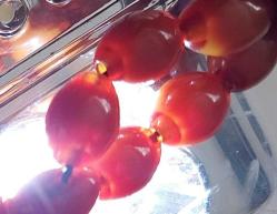 OSMANLI DÖNEMİ OBJEDEN YAPILMA AÇIK KAHVERENGİ MÜTHİŞ İŞÇİLİKLİ YARIM HAVŞALI MUHTEŞEM GÜMÜŞ PÜSKÜLLÜ SIKMA KEHRİBAR TESPİH 2HH1AA1 ÇOK NADİR