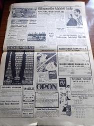 Cumhuriyet Gazetesi - 18 Nisan 1958 - Kıbrıs'ta 23 Nisan Bayramı Arifesinde Alınan Karar - Üniversite İçinde Tahkikat Genişliyor - Beyazıt Kütüphanesinde Müdürü Muzaffer Gökman Fotoğraf - Doçent Muammer Aksoy'un Profesör Ali Tanoğluna Verdiği Cevap - Başbakan Adnan Menderes Japon Gazetecilerle Fotoğrafı - Fransa Tehlikeli Bir Buhranı Sürükleniyor - Üçüncü Alev Yazan Nihal Karamağaralı Yazı Dizisi - Sovyet Sulh Taarruzlarının Batı Âleminde Yankıları Yazan Aydemir Balkan - Atom Kurbanı Japon Balıkçıları - Türkiye'ye Ait Dökümanter Bir Film Çevrilecek - Millî Namzetler Adaleti 6 1 Yendi - Can Bartu'nun Gölü Fotoğrafı - İstanbul Voleybol Şampiyonluk Maçı Galatasaray Darüşşafaka - Altın Bilezik Boks Müsabakaları Hazırlığı - Eskişehir Ligi'nde Namağlup Şampiyon Demirspor Fotoğrafı