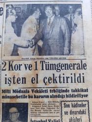 Cumhuriyet Gazetesi - 10 Eylül 1955 - Gafil Avlanma Cumhuriyet Başkale - İstanbul'da 3 Ankara Ve İzmir'de Birer Askerî Mahkeme Kuruldu - Başvekil Adnan Menderes Dün Vilayetten Çıkarken Fotoğrafı - 2 Kor Ve 1 Tümgenerale İşten El Çektirildi - Celal Bayar Fatin Rüştü Zorluyu Kabul Etti -  6 7 Eylül Olayları Sebebiyle Ankara Ve İzmir'de Tevkif Edilenler - Kıbrıs'ta Türk Volkan Teşkilatı Harekete Geçti - 1 Bedende 2 Adam Yazan Va Nü Yazı Dizisi - Din Ve Devlet Yazan Cahid Tanyol - Truman Amerika'yı Dün İkaz Etti - İtalyan Yıldız Sylvana Pampanini Fotoğrafı - Eskişehir'e Artist Ve Sanatkar Akını - Fenerbahçe Basketbol Takımı Dün Gitti - Rahmetli Cezmi Or'a Ait Bir Hatıra Fotoğraf - Profesyonel Lig Maçlarının Fikstürü Tesbit Edildi - Kıbrıs Türktür Cemiyeti İzmir Başkanı Fikret Sulorat Tevkif Edildi - Neriman Köksal Puro Tuvalet Sabunu Kullanıyor - Zeki Müren Küçük Çiftlik Parkında - Perihan Altındağ Sözeri Büyükdere Beyazparkta - Astra Ampulleri