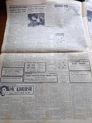 Cumhuriyet Gazetesi - 5 Ağustos 1953 - Kore'de Harp Esirlerin Mübadelesi Dün Başladı - İlk Partide 23 Türk Askeri Birleşmiş Milletlere İade Olundu - Memurlara Dair Başbakan Adnan Menderes'in Demeci - Ahmet Emin Yalman'a Suikast Sanıklarının Duruşmaları Fotoğrafı - Süpermürşit Necip Fazıl Kısakürek'e Mahkeme Reisi İhtarda Bulundu - İngiliz Filosu Dumlupınar İçin Tören Yaptı - Etimesgutta Yapılan Askeri Tatbikat - Ekmek Ceşnisi Değiştirildi - Dünyaya İhraç Ettiğimiz Meta Bando Zili - İbadet Mi Evvel Sıhhat Mi Yazan Burhan Felek - Safiye Ayla Cağaloğlu Çiftesaraylar Bahçesinde - Fenerbahçe'nin Macar Antrenörü Szekelly Kulüple Mukavelesini Yeniledi - Lille Takımı İstanbula Geliyor - Piç Kurusu Yazan Azmiye Hami Güven Yazı Dizisi - Kraliçenin Gerdanlığı Derleyen Hamdi Varoğlu - Seyrüsefer Davası Yazan Abidin Daver - Dans Üstadı Nijinsky Delirerek Ölmüştü - 1300 Şaheser Yaratan Rubens'in Doğum Günlerinde Yazan Metin Ergin - Royal Lastik - Miele Çamaşır Makinesi - Rekor Margarin