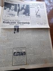 Cumhuriyet Gazetesi - 5 Ağustos 1953 - Kore'de Harp Esirlerin Mübadelesi Dün Başladı - İlk Partide 23 Türk Askeri Birleşmiş Milletlere İade Olundu - Memurlara Dair Başbakan Adnan Menderes'in Demeci - Ahmet Emin Yalman'a Suikast Sanıklarının Duruşmaları Fotoğrafı - Süpermürşit Necip Fazıl Kısakürek'e Mahkeme Reisi İhtarda Bulundu - İngiliz Filosu Dumlupınar İçin Tören Yaptı - Etimesgutta Yapılan Askeri Tatbikat - Ekmek Ceşnisi Değiştirildi - Dünyaya İhraç Ettiğimiz Meta Bando Zili - İbadet Mi Evvel Sıhhat Mi Yazan Burhan Felek - Safiye Ayla Cağaloğlu Çiftesaraylar Bahçesinde - Fenerbahçe'nin Macar Antrenörü Szekelly Kulüple Mukavelesini Yeniledi - Lille Takımı İstanbula Geliyor - Piç Kurusu Yazan Azmiye Hami Güven Yazı Dizisi - Kraliçenin Gerdanlığı Derleyen Hamdi Varoğlu - Seyrüsefer Davası Yazan Abidin Daver - Dans Üstadı Nijinsky Delirerek Ölmüştü - 1300 Şaheser Yaratan Rubens'in Doğum Günlerinde Yazan Metin Ergin - Royal Lastik - Miele Çamaşır Makinesi - Rekor Margarin
