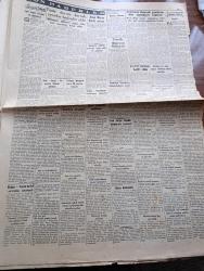 Cumhuriyet Gazetesi - 20 Ağustos 1955 - CHP Fuat Köprülü ye Dava İçin Adliyeye Başvurdu - Dahiliye Vekaletinin Açık Hava Toplantıları İçin Tebliği - Dün Dahiliye Vekili Namık Gedik Isparta'da Devlet Vekili Mükerrem Sarol Kırklareli'nde Nutuk Söyleyerek Muhalefet Cevap Verdi - CHP'nin Ordu Ve Trabzon Toplantıları - Kasım Gültekin 1 Milyon Liraya Sigortalandı - 24. İzmir Fuarı Bugün 18 de Açılıyor - Türkiye'nin En Büyük Silosunun Temeli Atıldı - Son Hıçkırık Yazan Kerime Nadir Yazı Dizisi -  Gönül Yazar Puro Tuvalet Sabunu Kullanıyor - Çalışan Kadınların Kılıklarına Müdahale - Tarih Öncesi Müzesi - Fındık Fiyatları Belli Oldu - Resimli Roman Kanlı Bar Yazan George Simenon Yazı Dizisi - İstanbul Ankara Radyosu Programı - Eisenhower Amerika'ya Kaça Mal Oluyor - Cibali Topkapı Futbol Bayramı - Bugünkü Ve Yarınki Yelken Yarışları - Dünya Akerdeon Şampiyonluğu - Kovo İzmir Fuarında - Auto Lite Bujileri