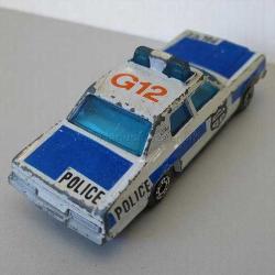 1979 YILI PLYMOUTH GRAN FURY MAVİ BEYAZ POLİS ARABASI - OYUNCAK   ARABA OTOMOBİL  -
