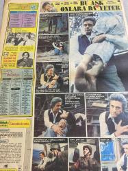 HÜRRİYET GAZETESİ HÜRRİYET KELEBEK GAZETESİ KELEBEK EV GAZETESİ DOĞUM GÜNÜ GAZETESİ - 11 AĞUSTOS 1982 - Harf loto-Hürriyet harf loto kağıdı-ben de cankurtarandım-Sinan Özbalkan-Tarık Akan-Rengin uz-bir formu Aşkıner-Sonbahar Yenilikleri-falcı-kelebek falını-al gözlüm seyreyle-Selahattin giz-İzzet Özkaya-Alev Sayın-Ferhan tümsoy-Ümit acar-Sophia loren-Mariella lotti-çöpe attigimiz ekmeğin romanı-aşkı ararken-limonlu krema tarifi-Cüneyt Arkın-Derya Baykal-Münir Özkul-Erdoğan Engin-bu aşk onlara da yeter filmi-Salim Dündar ile birlikteyiz-yolun sonu dizisi-günün programı
