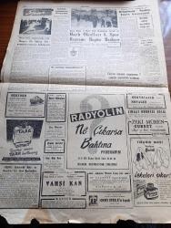 Cumhuriyet Gazetesi - 4 Şubat 1959 - Yazık Oldu Yazan Nadir Nadi Başmakale - Bütçe Encümeninde Demokrat Partililer Dün De Basına Hücum Ettiler - Başbakan Adnan Menderes Park Otelde Demokrat Parti Geçici İl İdare Kurulu Üyeleri İle Birarada Fotoğrafı - Türkiye'de Bulunan Amerikalılar 4 Yılda 252 Suç İşlediler - Üsküdar Sahili İle Kızkulesi Arasında Sur Temelleri Üzerinde Kurulacak 20 Metrelik Atatürk Anıtı - Fatin Rüştü Zorlu Dün Yunan Elçisi İle Görüştü - Sinemasında Biletlerine Yüzde 50 70 Zam Oldu - Şahane Klüpte Çıkan Hadise - Dünyanın İlk Korsan Kruvazörü Gazi Hamidiyenin Şanlı Maceraları Derleyen Cemaleddin Saraçoğlu Yazı Dizisi - Milli Türk Talebe Birliği Kongresi Yeni Bir Çıkmaza Girdi - Uluç Ali Yazan Halikarnas Balıkçısı Yazı Dizisi - Yahya Kemal'in Sandıkları Mühürlendi - Partiye Kaydolma Yazan Burhan Felek Köşe Yazısı - Hula Hoop Yarışması Yapıldı - Radar İceberglere Karşı Giriştiği Mücadeleyi Kaybetti - İstanbul Belediyesi Şehir Tiyatroları Dram Kısmında Köprüden Görünüş