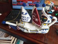 Kolleksiyonluk . Cezaevi işi boncuk FB simgeli Türk bayraklı  el işi gemi   35x23x10 cm  Belki Türkiye de tek