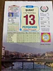 13 ŞUBAT 2020 - TAKVİM YAPRAĞI - DOĞUM GÜNÜ HEDİYESİ - BÜYÜK SAATLİ MAARİF TAKVİMİ - HATAY, ANTAKYA - ERZİNCAN VE GİRESUN RUS-ERMENİ İŞGALİNDEN KURTULDU 1918 - KIBRIS TÜRK FEDERE DEVLETİ KURULDU 1975 - EFES - BİRA BARDAĞI TAŞIMA - TOM BROWNE