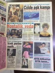 HAFTA SONU GAZETESİ, 31 MART 1989 - BAKO'NUN AŞK MEKTUPLARI - BAHAR ÖZTAN - BAHAR AZTAN, BAKİ AYGÜN - TÜRBAN, RİO KARNAVALI'NDA - BÜLENT KAYABAŞ & NUR SÜRER ÇİFTİNİN ÇOCUKLARI ÜMİT - HUYSUZ VİRJİN, SEYFİ DURSUNOĞLU - GÖNÜL ÖNER GRİPLİ DEPRESYONDA - SİBEL CAN'I ÇILDIRTAN TECAVÜZ DAVASI, HAKAN URAL 17 YAŞINDAKİ KIZI İĞFAL ETTİĞİNİ KARAKOLDA KABUL ETTİ, MAHKEMEDE REDDETTİ - MEHMET ALİ ERBİL TECAVÜZE UĞRADIĞINI İDDİA EDEN SEMRA SÖKMEN'LE BİRBİRLERİNİ SUÇLUYORLAR - NAMIK KASAPOĞLU, GÖREVDEN ALINAN TRT'Cİ - TEKİN AKMANSOY - İPEK PINAR - SUNA YILDIZOĞLU, DUDLEY ALLEN - İLYAS SALMAN, NE SOLCULAR GÖRDÜ BU SAHNELER - ALPAY İZER, KANSERİ YENECEĞİM - ASLIHAN ÖNCÜ - DR. CENGİZ ATAÇ - TARIK AKAN & ANCA NICOLE - YÜKSEL UZEL, MAKSİM - GÖNÜL TANSEL & AYDIN TANSEL - HALİT REFİĞ, FATMA GİRİK - MİNE ÇAYIROĞLU - BÜLENT ERSOY - HÜLYA AVŞAR - NAZAN ŞORAY - 8 SAYFA, TAM, EKSİKSİZ