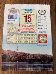 15 MAYIS 2020 - TAKVİM YAPRAĞI - DOĞUM GÜNÜ HEDİYESİ - BÜYÜK SAATLİ MAARİF TAKVİMİ - Şanlıurfa, Birecik - GENÇLİK HAFTASI (15 - 21 Mayıs) - ULUSLARARASI AİLE GÜNÜ - TERAVİH NAMAZI - 1919 Yunanlılar İzmir'i işgal etti. Gazeteci Hasan Tahsin, işgal sırasında düşmana ilk kurşunu sıktı ve orada şehit edildi - 1997 Kadınlara, eşinin soyadı ile birlikte kızlık soyadını kullanma hakkını veren yasa kabul edildi - 2006 Eylem Elif Maviş, dünyanın en yüksek dağı Everest'in zirvesine varan ilk Türk kadını dağcı oldu