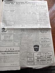 Cumhuriyet Gazetesi - 19 Ağustos 1959 -  Türk Alman İktisadi Görüşmeleri  Şale Köşkünde Başladı Fotoğraf -  Başbakan Adnan Menderes Amerikaya Gidecek - 1 Lokomotif Ve 3 Vagon Sirkecide Denize Uçtu - Yüksek Askeri Şuranın Toplantısı - Ortadirek Yazan Yaşar Kemal Yazı Dizisi - Siyah Beyaz Kavgası New York'u Sarıyor - Amerika'da Şiddetli Bir Deprem Oldu - Uluç Ali Yazan Halikarnas Balıkçısı Yazı Dizisi - Köy Enstitelerine Dair Bir Amerikalının Görüşü -Film Yıldızı Rosalind Russell İyi Ki Çok Genç Evlenmedim Diyor - İstanbul Ankara Radyosu Programı - Rus Başbakanı Hrutçef De Gaulle İle Buluşmak İstiyor - Kalamış Yüzme Kupası Müsabakalarında Sevgi Duru Ve Münevver Tarım Rekor Kırdı - Galatasaraylı Suat Mamat Avrupa'dan Hasta Olarak Döndü - Tenisçi Alman Scholl İtalyan Pietrangeli'yi  Eledi - Alman İsar Su Perileri Yüzme Takımı Son Antrenmanını Yaptı - İsveç Albin Deniz Motorları - Modaspor'un Deniz Bayramı Cuma Günü - İstanbul Kulüplerarası Boks Şampiyonası 26 Ağustos'ta