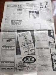 Cumhuriyet Gazetesi - 19 Ağustos 1959 -  Türk Alman İktisadi Görüşmeleri  Şale Köşkünde Başladı Fotoğraf -  Başbakan Adnan Menderes Amerikaya Gidecek - 1 Lokomotif Ve 3 Vagon Sirkecide Denize Uçtu - Yüksek Askeri Şuranın Toplantısı - Ortadirek Yazan Yaşar Kemal Yazı Dizisi - Siyah Beyaz Kavgası New York'u Sarıyor - Amerika'da Şiddetli Bir Deprem Oldu - Uluç Ali Yazan Halikarnas Balıkçısı Yazı Dizisi - Köy Enstitelerine Dair Bir Amerikalının Görüşü -Film Yıldızı Rosalind Russell İyi Ki Çok Genç Evlenmedim Diyor - İstanbul Ankara Radyosu Programı - Rus Başbakanı Hrutçef De Gaulle İle Buluşmak İstiyor - Kalamış Yüzme Kupası Müsabakalarında Sevgi Duru Ve Münevver Tarım Rekor Kırdı - Galatasaraylı Suat Mamat Avrupa'dan Hasta Olarak Döndü - Tenisçi Alman Scholl İtalyan Pietrangeli'yi  Eledi - Alman İsar Su Perileri Yüzme Takımı Son Antrenmanını Yaptı - İsveç Albin Deniz Motorları - Modaspor'un Deniz Bayramı Cuma Günü - İstanbul Kulüplerarası Boks Şampiyonası 26 Ağustos'ta