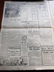 Cumhuriyet Gazetesi - 1 Mart 1951 - Adnan Menderes Hükümeti Dün Güven Oyu Aldı - Başbakan Adnan Menderes Mecliste Bütçe Müzakeresi de Vekiller İle Görüşürken Fotoğrafı - Adnan Menderes'in Meclisteki Nutku - Gelirse Vergisinin Bugün Tatbikine Başlanıyor - Birleşmiş Milletler Keşif Kolları Seul'un Dış Mahallelerine Vardılar - Kore Birliğimize Mensup Bir Kıta İleri Yürüyüş Esnasında Fotoğraf - Atatürk'ün Hemşiresi Makbule Atadan Ve Kırşehir Hadisesi Fotoğrafı - İlk Celsede Biten Müstehcen Resim Davası - Osman Nebioğlu Ve Avukatı Hakim Huzurunda - Fransız Kabinesi İstifa Etti - İstanbul'da 4 Komünist Suçlusu Yakalandı - Orhan Demirsay - Anadolu Şiiri Ve Ömer Bedrettin Uşaklı Yazan Baki Süha Edindiği - Medeni Kanunumuzda Değişiklik Yazan Ordinaryüs Profesör Sıddık Sami Onar - Şahsiyet Meselesi Yazan Burhan Felek Köşe Yazısı - İngiliz Boksörleri İstanbul'a Gelecek Fotoğrafı - Basketbol Milli Takımının Paris'e Yapacağı Seyahat - İstanbul Ankara Radyosu Programı - Parmaksız Salih Filmi