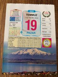 19 TEMMUZ 2020 - TAKVİM YAPRAĞI - DOĞUM GÜNÜ HEDİYESİ - BÜYÜK SAATLİ MAARİF TAKVİMİ - Van, Süphan Dağı - MADEN DERİNLİĞİ - PALAVRACI - 1921 - Yalova, Yunan işgalinden kurtuldu - 2009-Kapsamı genişleyen sigara yasağının yürürlüğe girmesiyle kamu ve özel kişilere ait tüm binaların kapalı alanlarında tütün ürünlerinin tüketilmesi yasaklandı - 2019 - ABD'de tutuklanarak, İran'a yönelik yaptırımlarını delmek suçlamasıyla 32 ay hapis cezasına çarptırılan eski Halkbank Genel Müdür Yardımcısı Mehmet Hakan Atilla, tahliye edildi