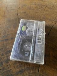 MURAT BAŞARAN - HADİ SENDE KUDUR / BİR ÖPÜCÜK KESMEZ - KASET (JELATİNİNDE)