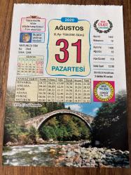 31 AĞUSTOS 2020 - TAKVİM YAPRAĞI - DOĞUM GÜNÜ HEDİYESİ - BÜYÜK SAATLİ MAARİF TAKVİMİ - Rize, Çamlıhemşin -BAZI YAŞANMIŞLAR 1907 - İngiltere ve Rusya imzaladıkları bir anlaşmayla, İran, Afganistan ve Tibet'i aralarında paylaştılar - 1922 - Banaz ve Sivaslı (Uşak), Yunan işgalinden kurtuldu - Galler Prensesi Lady Diana bir trafik kazasında hayatını kaybetti - YAZ SALATASI