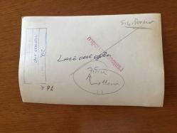 SİNEMA ve TİYATRO SANATÇISI LALE ORALOĞLU'NUN ORİJİNAL 2'Lİ FOTOĞRAF SETİ - 18 x 12 cm EBADINDA - LALE ORALOĞLU GÜLÜMSEYEREK KADRAJA POZ VERİRKEN