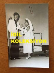 SİNEMA ve TİYATRO SANATÇISI LALE ORALOĞLU'NUN ORİJİNAL 2'Lİ FOTOĞRAF SETİ - 14 x 9 cm EBADINDA - LALE ORALOĞLU GELİNLİK GİYİP TİYARO SAHNESİNDE OYUNUNU OYNARKEN