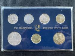 Türkiye Cumhuriyeti Darphanesi Nostaljik Para Seti. 1996 Darphane Jetonu ile birlikte.