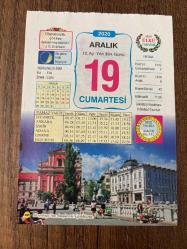 19 ARALIK 2020 - TAKVİM YAPRAĞI - DOĞUM GÜNÜ HEDİYESİ - BÜYÜK SAATLİ MAARİF TAKVİMİ - Slovenya'nın başkenti Ljubljana -1918 - Milli Mücadele'de işgalcilere karşı ilk toplu direniş Dörtyol'da (Hatay) başladı -ÖREN YERİ OLARAK İSTANBUL - KEMAL SUNAL - DON MARQUIS