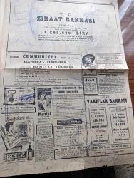 Cumhuriyet Gazetesi - 9 Şubat 1955 - Rusya'da Neler Oluyor Yazan Nadir Nadi Başmakale - Rusya'da Post Kavgası Malenkov Devrildi - Krutçef'in Teklifi İle Mareşal Bulganin Dün Başbakanlığa Getirildi - Abidin Daver Mezarı Başında Anıldı Fotoğraf - Damlataş Kürü Cuma Günü Sona Eriyor - Demokrat Parti Grubunda Gümrük Vekiline Şiddetli Hücum - Türk Japon Ticaret Anlaşması İmzalandı - Yeni Hal Binasında Migros'a Yer Verilecek - Teneke Yazan Yaşar Kemal Yazı Dizisi - Bursa Askeri Lisesi'nin Yıldönümü - Senin De Hakkın Var Yazan Burhan Felek Köşe Yazısı - Beşiktaş Beyoğluspor Bugün Karşılaşıyor - Fenerbahçe Bu Hafta Vefaya Değişik Bir Tertiple Mi Çıkacak - 100 Bin Kişilik Langa Stadı - Şef Cemal Reşit Rey İdaresinde Meşhur İspanyol Viyolonsel Üstadı Gaspar Cassado - Tarihe Geçmiş Büyük Aşklar Kral 4. Henri Ve Dilber Gabriel - Milka Süt Makineleri