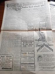 Cumhuriyet Gazetesi - 28 Nisan 1952 - Atina'da Dalgalanma Bayraklarımız Yazan Abidin Daver Başmakale - Yunanistan'da Dün Yapılan Temaslar - Adnan Menderes İle Venizelos Speciya Adasında Görüşmelere Devam Ettiler Fotoğraf - Başvekil Adnan Menderes Evvelki Gece Atina'da Verilen Ziyafette Madeni Kaldırırken Fotoğraf - Emniyet Müdürü Ahmet Tekelioğlu Eroincilerin Barındıkları Tahtakale Civarında Fotoğraf - Türkiye Ve Irak Petrolleri - Corinthians Milli Takım Namzetleri İle 1 1 Berabere Kaldı Fotoğraf - Bir Beyaz Gömleklinin Dramı Yazan Doktor Burhan Öncel Yazı Dizisi - Fatihe Layık Olmak İçin Yazan Hıfzı Veldet Velidedeoğlu - Şehir Meclisinde Yazan Burhan Felek Köşe Yazısı - Dudaktan Dudağa Filmi Atlas Sinemasında - Senenin En Muazzam Filmi Hazreti Süleyman'ın Hazineleri İpek Sinemasında - Şeref Stadında Yapılan Maçta Feriköy 3 Şişli 3 - İstanbul Ankara Radyosu Programı - 1952 Modeli Land Rover - Bosch Buji - PYE Radyo - Kelvinator Harika Buzdolabı - Blaupunkt Pilli Köy Radyosu