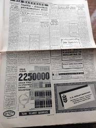 Cumhuriyet Gazetesi - 15 Şubat 1964 - Asker Yüklü Harp Filomuz İskenderun'dan Hareket Etti - Limasol'da Bir Türk'ün Cesedi Başında Poz Veren EOKA'cılar Fotoğrafı - Urfa'da Osman Nuri Amasyalı İsimli Bir Öğretmen İki Atatürk Büstünü Parçaladı - 14 lerden Ahmet Er Ve Mustafa Kaplan'ın Dün İfadeleri Alındı Fotoğraf - Askerlik Yapan Şarkıcı Adnan Pekak Hakkında Soruşturma Açıldı - Dünya Yeşilay Teşkilatı Üyesi Carl Axel Valen Sigaranın Zararlarını Anlatırken 3 Sigara İçti Fotoğraf - Yağma Yazan İlhan Selçuk Köşe Yazısı - Bayram Yazan Burhan Felek - Talabani Başkanlığında Bir Kürt Heyeti Bağdata Geliyor - 15 Şubat 1925 Tarihli Cumhuriyetten Ermenistan Fatihi Halit Paşa Dün Gece Vefat Etti - Kazova Giyimde Zerafet - Mutlu Akü - Büyük Maç İçin Fenerbahçe İle Beşiktaş Kampta - Türkiyede 9 Bölgenin 7 sinde Fenerbahçe Taraftarları Hakim - Taraftar Yüzde Oranlarını Gösterir Harita - Zafer Yumrukları Hazırlayanlar Nihat Işıtman Ve Sezai Paker