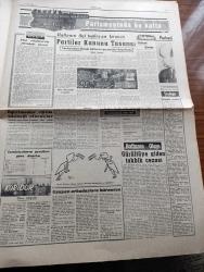 Cumhuriyet Gazetesi - 15 Şubat 1964 - Asker Yüklü Harp Filomuz İskenderun'dan Hareket Etti - Limasol'da Bir Türk'ün Cesedi Başında Poz Veren EOKA'cılar Fotoğrafı - Urfa'da Osman Nuri Amasyalı İsimli Bir Öğretmen İki Atatürk Büstünü Parçaladı - 14 lerden Ahmet Er Ve Mustafa Kaplan'ın Dün İfadeleri Alındı Fotoğraf - Askerlik Yapan Şarkıcı Adnan Pekak Hakkında Soruşturma Açıldı - Dünya Yeşilay Teşkilatı Üyesi Carl Axel Valen Sigaranın Zararlarını Anlatırken 3 Sigara İçti Fotoğraf - Yağma Yazan İlhan Selçuk Köşe Yazısı - Bayram Yazan Burhan Felek - Talabani Başkanlığında Bir Kürt Heyeti Bağdata Geliyor - 15 Şubat 1925 Tarihli Cumhuriyetten Ermenistan Fatihi Halit Paşa Dün Gece Vefat Etti - Kazova Giyimde Zerafet - Mutlu Akü - Büyük Maç İçin Fenerbahçe İle Beşiktaş Kampta - Türkiyede 9 Bölgenin 7 sinde Fenerbahçe Taraftarları Hakim - Taraftar Yüzde Oranlarını Gösterir Harita - Zafer Yumrukları Hazırlayanlar Nihat Işıtman Ve Sezai Paker