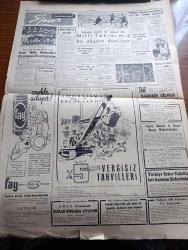 Cumhuriyet Gazetesi - 7 Mayıs 1958 - Yurda Altın İthali Serbest Bırakılıyor - Türkiye Atlantik Paktı Azalarını İkaz Ediyor - Londra'da Kıbrıs Ananesine Uygun Nikah Fotoğrafı - Üsküdar Vapuru Geldi Fotoğraf - Gazeteci Nihat Subaşı Daha Dün Cezaevine Girdi - Kıbrıs Valisi Foot Dün Londra'ya Gitti - Hıdırellez Fotoğrafı - Topkapıda Gaz Kuyruğu Fotoğraf - Tiyatrolar Ve Kahveler Yazan Ahmet Hamdi Tanpınar - Hint Filozofu Tagor İçin Anma Toplantısı - Türkiye'nin NATO'ya İkazı Yazan Ömer Sami Coşar - Üsküdar Beylerbeyi Yolunun İstimlaki - Eğlence Yerleri 24 e Kadar Açık Kalabilecek - 1958 Cannes Film Festivali Yazan Aydemir Balkan - Sanat Âleminde Georges Tzipine ve Ayşegül Sarıca - Hollanda'da Kıymetli Bir Galibiyet Alan Milli Takım Dönüyor Fotoğrafı - Juventus İtalya Lig Şampiyonu Oldu - Bangu Takımı Galatasaray İle Oynayacak - Kaderin Cilvesi Filmi Ar Sinemasında