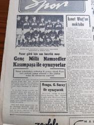 Cumhuriyet Gazetesi - 7 Mayıs 1958 - Yurda Altın İthali Serbest Bırakılıyor - Türkiye Atlantik Paktı Azalarını İkaz Ediyor - Londra'da Kıbrıs Ananesine Uygun Nikah Fotoğrafı - Üsküdar Vapuru Geldi Fotoğraf - Gazeteci Nihat Subaşı Daha Dün Cezaevine Girdi - Kıbrıs Valisi Foot Dün Londra'ya Gitti - Hıdırellez Fotoğrafı - Topkapıda Gaz Kuyruğu Fotoğraf - Tiyatrolar Ve Kahveler Yazan Ahmet Hamdi Tanpınar - Hint Filozofu Tagor İçin Anma Toplantısı - Türkiye'nin NATO'ya İkazı Yazan Ömer Sami Coşar - Üsküdar Beylerbeyi Yolunun İstimlaki - Eğlence Yerleri 24 e Kadar Açık Kalabilecek - 1958 Cannes Film Festivali Yazan Aydemir Balkan - Sanat Âleminde Georges Tzipine ve Ayşegül Sarıca - Hollanda'da Kıymetli Bir Galibiyet Alan Milli Takım Dönüyor Fotoğrafı - Juventus İtalya Lig Şampiyonu Oldu - Bangu Takımı Galatasaray İle Oynayacak - Kaderin Cilvesi Filmi Ar Sinemasında