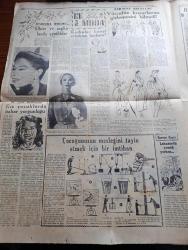 Cumhuriyet Pazar Gazetesi - 20 Şubat 1955 - Yedi Dakika Yazan Doğan Nadi - Renkli Karikatür - Küçük Kral Çizen O. Soglow - Haftanın Şakaları Yazan Burhan Felek Köşe Yazısı - Hikâye İlaç Şişesi Yazan Şakir Candoğan - İki Mühim Rolü Ciklet Çiğnerken Rejisörle Karşılaşmasına Borçlu Olan Natalie Wood Fotoğrafı - Marlon Brando ve Hayatındaki Kadınlar Fotoğrafı - İstanbula Saçları Yandığı İçin Gelemeyen Güzellik Kraliçesi Eleonora Salli Fotoğrafı - Timurlenk Filmi - Ev Kadın Moda Köşesi - Bir İnsanın Değeri Ne Kadar - Kıskanç Mısınız Anket - Suya Boğulmuş Bir Kerbela Yazan Nuyan Yiğit - Kırmızı Sakallı Adam Yazan Peter Cheyney - Yaşadığımız Şehir Röportajı Yapan Reşad Enis - Türkiye'de Hafif Geçen Kışlar Yazan Fuad Duyar - İster İnan İster İnanma Çizen Ripley - Madame Tussaud Mumyalar Müzesinde NATO Başkomutanı General Gruenther'in Heykeli Fotoğrafı