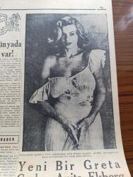 Cumhuriyet Pazar Gazetesi - 21 Kasım 1954 - Yedi Dakika Yazan Doğan Nadi - Renkli Karikatür - Gelişigüzel Yafta Yazan Hamdi Varoğlu - Küçük Kral Çizen O. Soglow -  Haftanın Şakaları Yazan Burhan Felek - Öldürmekten Zevk Alan Bir İmparator Commodus Yazan Mustafa Baydar - Eğlencelik Yazan Haluk Durukal - Hollywood Denen Şu Yalancı Dünyada Sahte ve Takma Daha Neler Var - Ingrid Berman Gülüyor Fotoğrafı - Yeni Bir Greta Garbo Anita Ekberg Fotoğrafı - Yeni Türk Filmleri - Öldüren Sır Filminin Başartistleri Muazzez Arçay Muzaffer Tema Mümtaz Ener Ve Ayten Çankaya Fotoğrafı - Şimal Yıldızı Filminin Bir Sahnesinde Ayhan Işıkla Nurhan Nur Fotoğrafı - Ev Kadın Moda Köşesi - Günde Beş Dakikalık Sabah İdman Hareketleri - Birgün İçinde Farkında Olmadan Neler Yapıyoruz - Ali Ulvi'den Seyahatname - Meşhur Hususi Trenler - Amerika'da Zenciler Beyazlanıyor - Meşhurların Büyük Aşkları Yazan Feyyaz Tokar - İster İnan İster İnanma Çizen Ripley