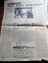 Cumhuriyet Pazar Gazetesi - 21 Aralık 1952 - Hadiselerden İlhamlar Bir Kan Davası - Renkli Karikatür - İstanbul Oyuncak Tufanı Altında Yazanlar Faruk Fenik - Kat Mülkiyeti Ve Faydalarıyla Mahzurları - Haftanın Şakaları Yazan Burhan Felek - Arabistan Asrileşiyor - Münevver Coşkunla Mahir Özerdem Deli Filminde Fotoğraf - Parlak Zafer Filminin Kötü Kalpli Yıldızı Julia Adams Fotoğrafı - En Sevdiğim Rol Settar Körmükçü Anlatıyor Fotoğraf - Ann Sheridan'ın Son Resimlerinden Biri - Delideki Dans Sahnelerinin Yıldızı Annie Bal Fotoğrafı - 1953 Yılbaşı Hazırlıkları - Kadın Ev Moda Köşesi - Boş Vaktinizi Hoş Geçirmek İçin Eğlence Köşesi - Kadın Katiller 3 Yazan Feyyaz Tokar - Bir Mecmuanın Hikayesi Yazan Metin Ergin - Nezleye Çare Bulmak İçin Yeni Denemelerde Girişiliyor - Gisele Pascal Ve Uğruna Tahtını Feda Edecek Olan Prens Rainieri