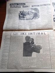 Cumhuriyet Pazar Gazetesi - 28 Aralık 1952 - Hadiselerden İlhamlar Politikacılara Taş - Zenci Doktor Renkli Karikatür - Suudi Arabistan Çöllerinde Petrol Ve İçki Mücadelesi - Suni Yağmur Tabii Yağmura Rahmet Okutacak - Bir Yılbaşı Hikayesi İki İhtimal - Haftanın Şakaları Yazan Burhan Felek - Yeni Alman Yıldızı Vera Molnar Fotoğrafı - 1953 Yılının En Parlak Yıldızı Mary Blanchard Olacak Fotoğrafı - Jane Hylton'un Yeni Bir Portresi Fotoğrafı - En Sevdiğim Rol Ayhan Aydan Anlatıyor Fotoğraf - Rock Hudson Kahvaltı Ederken Hakkında Yazılanları Okuyor Fotoğrafı - Deblie Reynolds Stüdyoda Dinlenirken Fotoğrafı - Kadın Ev Moda Köşesi - Kadın Katiller 4 Yazan Feyyaz Tokar - Sanat Yazan Zeynel Akkoç - Zihin Sporları - Boş Vaktinizi Hoş Geçirmek İçin Eğlence Köşesi - Kutup Üzerinden İlk Yolcu Uçağı Geçti - İngiliz Amerikan Film Anlaşması - Topun Ağzından Fırlayan Canlı Mermiler Saatte 2000 Km. Hızla Uçuyorlar - İster İnan İster İnanma Çizen Ripley