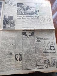 Cumhuriyet Pazar Gazetesi - 28 Aralık 1952 - Hadiselerden İlhamlar Politikacılara Taş - Zenci Doktor Renkli Karikatür - Suudi Arabistan Çöllerinde Petrol Ve İçki Mücadelesi - Suni Yağmur Tabii Yağmura Rahmet Okutacak - Bir Yılbaşı Hikayesi İki İhtimal - Haftanın Şakaları Yazan Burhan Felek - Yeni Alman Yıldızı Vera Molnar Fotoğrafı - 1953 Yılının En Parlak Yıldızı Mary Blanchard Olacak Fotoğrafı - Jane Hylton'un Yeni Bir Portresi Fotoğrafı - En Sevdiğim Rol Ayhan Aydan Anlatıyor Fotoğraf - Rock Hudson Kahvaltı Ederken Hakkında Yazılanları Okuyor Fotoğrafı - Deblie Reynolds Stüdyoda Dinlenirken Fotoğrafı - Kadın Ev Moda Köşesi - Kadın Katiller 4 Yazan Feyyaz Tokar - Sanat Yazan Zeynel Akkoç - Zihin Sporları - Boş Vaktinizi Hoş Geçirmek İçin Eğlence Köşesi - Kutup Üzerinden İlk Yolcu Uçağı Geçti - İngiliz Amerikan Film Anlaşması - Topun Ağzından Fırlayan Canlı Mermiler Saatte 2000 Km. Hızla Uçuyorlar - İster İnan İster İnanma Çizen Ripley