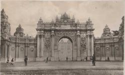 1931 YILI İSTANBUL DOLMABAHÇE SARAYI  POSTADAN GEÇMİŞ PARİSE GÖNDERİLMİŞ  PULLU SİYAH BEYAZ FOTOĞRAF - FOTOKART KARTPOSTAL