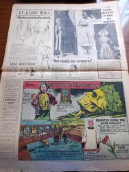 Cumhuriyet Pazar Gazetesi - 25 Mayıs 1952 - Yedi Dakika Yazan Doğan Nadi - Renkli Karikatür - Bir Ressamın Atelyesinde Doğan Yeni Bir Sanat Kolu Yazmacılık Yazan Yaşar Kemal - Cebelitarık Maymunları ve Eski Bir Efsane - Haftanın Şakaları Yazan Burhan Felek - Fethin 500. Yıldönümünde İstanbul'da Çiçek Bayramı Çizimi - Sanatlarını Analarına Havalarına Borçlu Olan Meşhur Artistler -  Cumhuriyet Hollywood'da Yazan Haluk Durukal - Joan Crawfordla Kulüpte Bir Gece Fotoğraf - Yeni İngiliz Artistlerinden Joan Collins 18 Yaşına Bastı Fotoğrafı - Terence Morgan Ve Dört Güzel Kız Fotoğrafı - Şehrin Göbeğinde Bir Köy Düğünü Yazan Kazım Kip - Dünya Etrafında Kurulacak Olan Suni Ay Naylondan Yapılacak - Alman Casusunun Şifre Defteri Nasıl Ele Geçirildi Yazan Feyyaz Tokar - Sanat Şaheserler Ve İlhan Perileri Yazan Cenap Ozankan - Hikaye Dünyanın En Mesut Adamı Yazan Albert Maltz - Zihin Sporları - Ev Kadın Moda Köşesi - Londra New York Ve Paris Yaz Modelleri - İster İnan İster İnanma Çizen Ripley