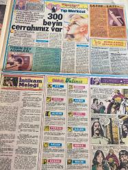 HÜRRİYET GAZETESİ HÜRRİYET KELEBEK GAZETESİ KELEBEK EV GAZETESİ DOĞUM GÜNÜ GAZETESİ - 6 NİSAN 1985 - Bir reklam yıldızının üç yüzü – Didem Paksoy – Dilek Paksoy Sezer’in Londra günlüğü – Sezer Güvenliği – Alev Özloğlu Vurun Kahpeye – Fatma Girik – Halide Edip Adıvar – Memduh Ün – Muhşem Demirağ – Salih Kırmızı – Uğur Süer – Emel Elitaş – Nevin Aypar – Ahmet Evin – Safa Önal Memo – Zihni Alpan – Sami Hazinses – Elhsin Burak – Bülent Buğrul – Yener Çakmak Beyaz Gece – İrfan Tözüm – Yaprak Özdemiroğlu – Cemil Perçin – Hülya – Selçuk Turanlı – Hülya Tığlıalp – Bülent Oran 300 beyin cerrahımız var – Prof. Dr. Nuhan Ayman İntikam Meleği – Sidney Sheldon – Azize Bergin Rumuz Gonca Gül – Oktay Arayıcı – Adile Naşit – Talat Bulut – İsmet Ay – Özcan Özgür – Bülent Bilgiç – Sezen Aksu