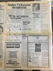 AYNA GAZETESİ,  17 ŞUBAT 1987 - TAM SAYFA AHU TUĞBA FOTOĞRAFLARI ve RÖPORTAJI - MÜŞERREF AKAY - EMEL SAYIN - HÜLYA SÜER - ORHAN GENCEBAY - CÜNEYT ARKIN - İZZET GÜNAY & GÜLŞEN BUBİKOĞLU - YÜKSEL UZEL GİNA'NIN TÜRKİYE ŞUBESİ - ATİLLA ATASOY - ÜSKÜDAR MUSİKİ CEMİYETİ GÖNÜL SEDA - NESRİN ÇETİNEL - TARIK AKAN - MERAL SEZGİN, DÜNDAR YILDIZ - STRESE NE KADAR DAYANABİLİRSİNİZ? - HER SOLUK YÜZLÜ ÇOCUK HASTA DEĞİLDİR - MOTOPAR REKLAMI - RAİK ALNIAÇIK - RADYO T'V KURUMU LAVEDİLECEK - MAZHAR-FUAT-ÖZKAN - HAFTANIN KONUĞU; YILMAZ ZAFER RÖPORTAJI - NECLA AKBEN EŞİNİ KIZDIRDI - SALİH GÜNEY, DENİZ GÖKÇER - HÜLYA AVŞAR FOTOĞRAFI, AVŞAR KIZI GÖZ BOYUYOR - SİBEL TURNAGÖL & KEREM ALIŞIK DÜĞÜNÜ, SADRİ ALIŞIK - (8 SAYFA, EKSİKSİZ)
