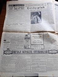 Cumhuriyet Gazetesi - 27 Eylül 1953 - Millet Partililerin Dünkü Davası 12 Saat Sürdü Fotoğraf - NATO'nun Büyük Tatbikatı - Millet Partili Mustafa Kentli Enis Akaygen Fuad Arna ve Ahmet Tahtakılıç Mahkemede Fotoğraf - General Franco Bir Merasimde Nişan Takıyor Fotoğraf - Amerika İle İspanya Dün Bir Anlaşma İmzaladı - Suriyenin İsrail'e Ültimatomu - Dün Donanma Bayramı Başladı - Karantinaya Tabi Tutulan Hacı Gemileri - Fransa Basketbol Takımı İstanbul Turnuvasına Gelemiyor - Çırılçıplak Yazan Bedri Rahmi Eyüboğlu - Beyaz Köşkte Oturanlar Yazan Rikkat Köknar Yazı Dizisi - Kore'den 198 Kişilik Bir Kafilemiz Geliyor - İspanya Ve NATO Yazan Ömer Sami Coşar - Safiye Ayla Cağaloğlu Çiftesaraylar Bahçesinde - Galatasaray Vefa Maçı - Bugün Yapılacak Türkiye Kürek Birincilikleri - Londra'daki Köpek Sergisi -  Resimli Roman Bolo Paşa Vakası Yazan Pierre Gordeaux - Artist Rita Hayworth'un Dördüncü Kocası Fotoğraf - Büyükdere Beyazparkta Perihan Altındağ Sözeri Konseri - Iskra Sinema Makineleri